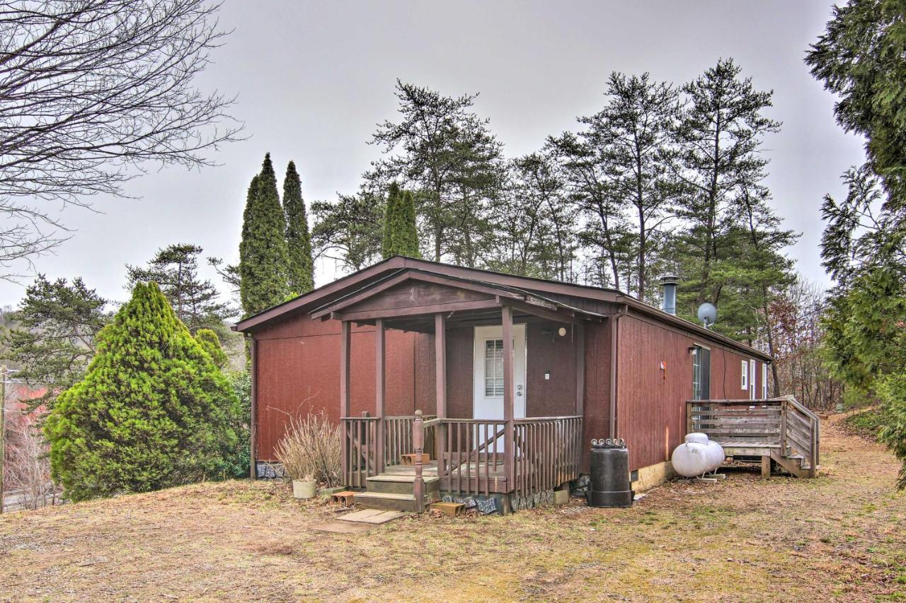 Cozy Asheville Cottage With Grill And Fire Pit! Exterior photo